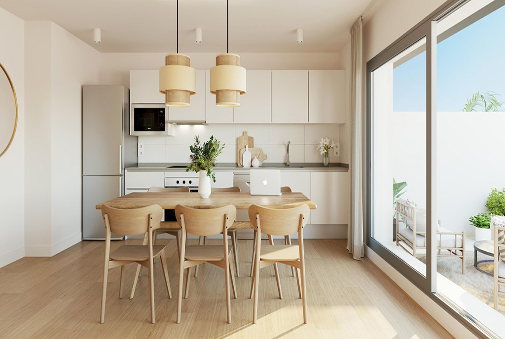na pierwszym planie jadalnia w luksusowym apartamencie na sprzedaż Hiszpania (Estepona)