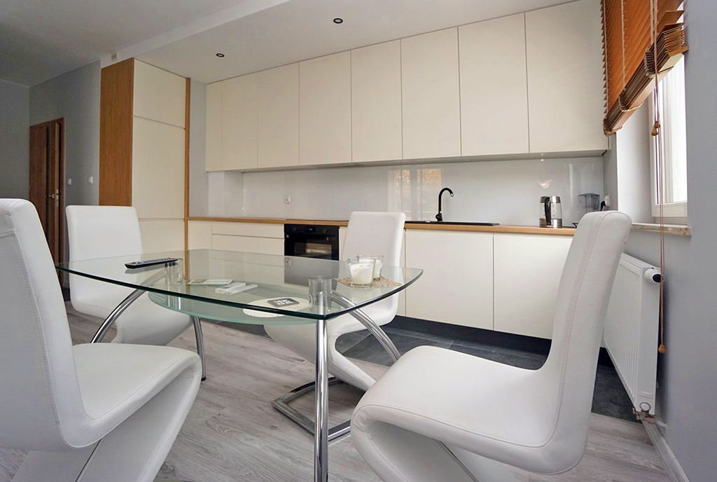 widok na kuchnię w luksusowym apartamencie do wynajmu Piotrków Trybunalski