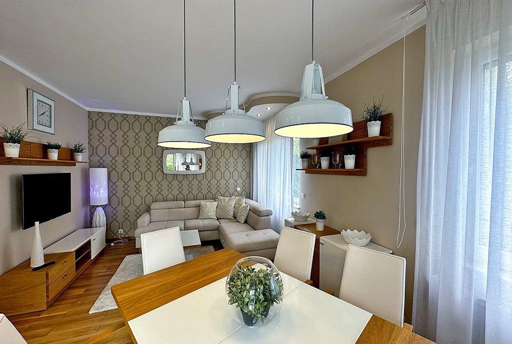 widok na jadalnię w luksusowym apartamencie do wynajmu Słupsk
