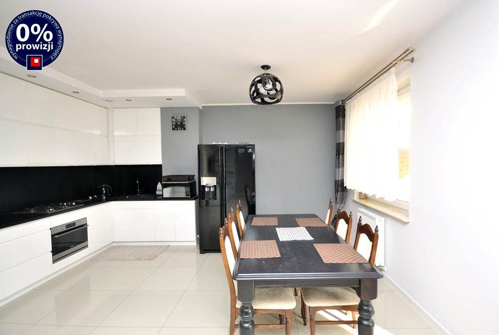 jadalnia oraz kuchnia w luksusowym apartamencie do wynajmu Gdynia (okolice)