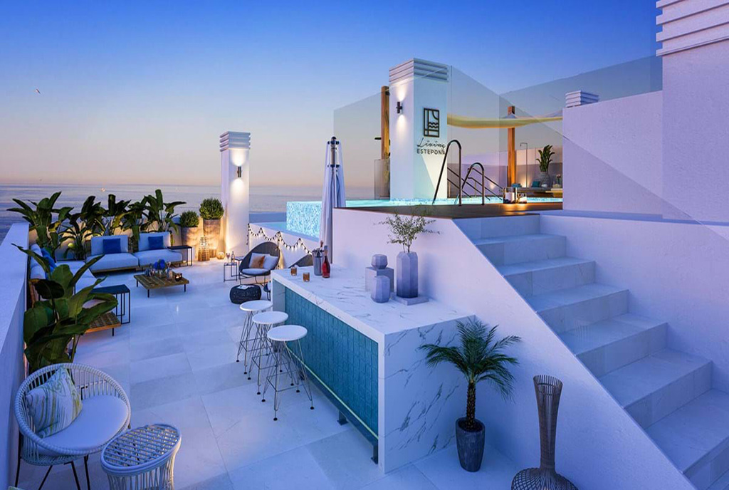 taras po zachodzie słońca w luksusowym apartamencie na sprzedaż Hiszpania (Estepona)
