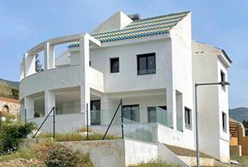 śródziemnomorski styl architektoniczny ekskluzywnej willi do sprzedaży Hiszpania (Benalmadena Costa)