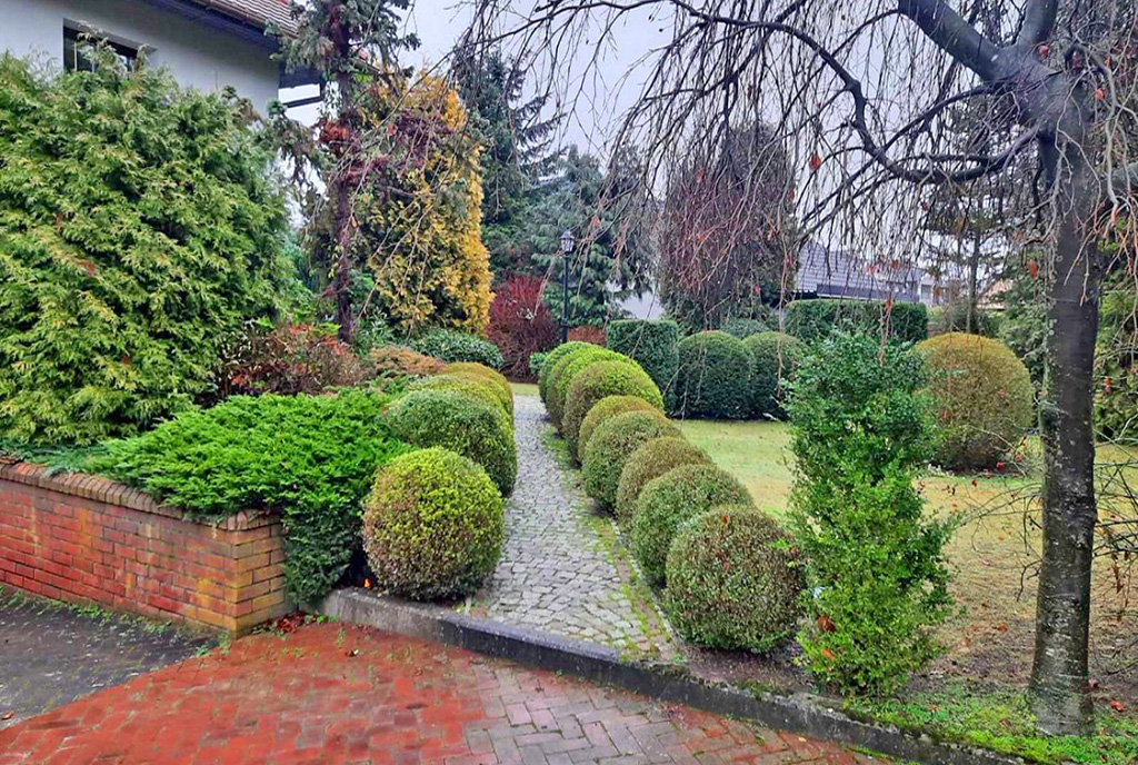 utrzymana działka wokół ekskluzywnej willi na wynajem Szczecin (okolice)