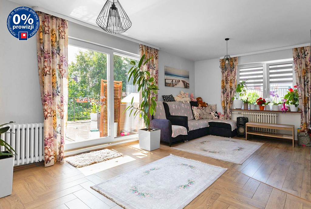 wyjście na taras z salonu luksusowej willi na sprzedaż Gdynia