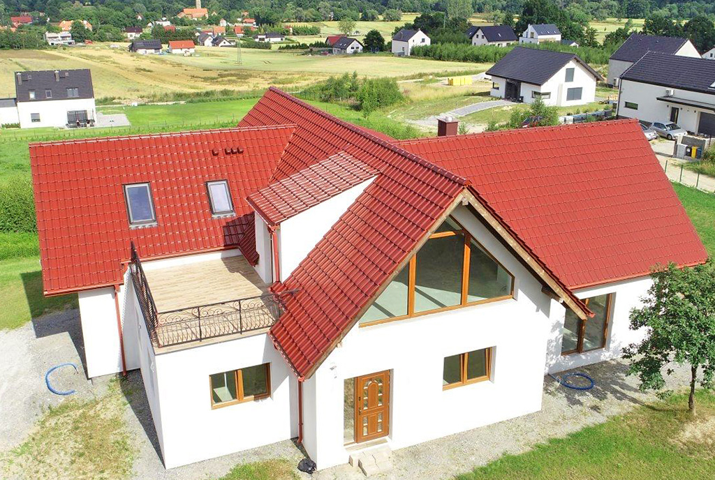 rzut z drona na luksusową willę na sprzedaż Wałbrzych (okolice)