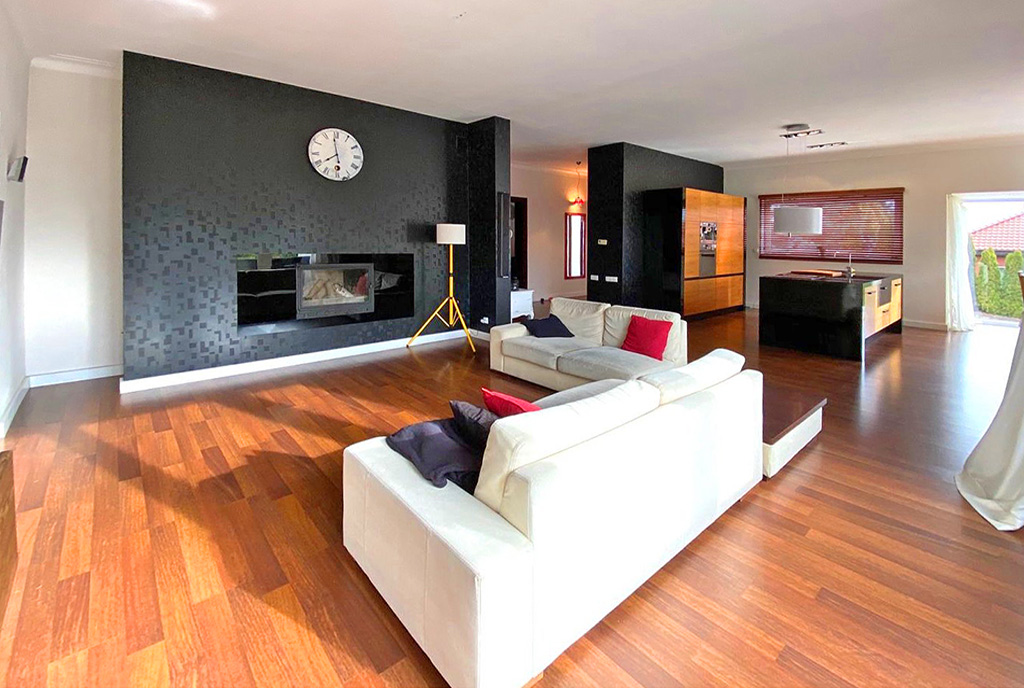 nowoczesny salon w ekskluzywnej willi do wynajęcia Szczecin (okolice)