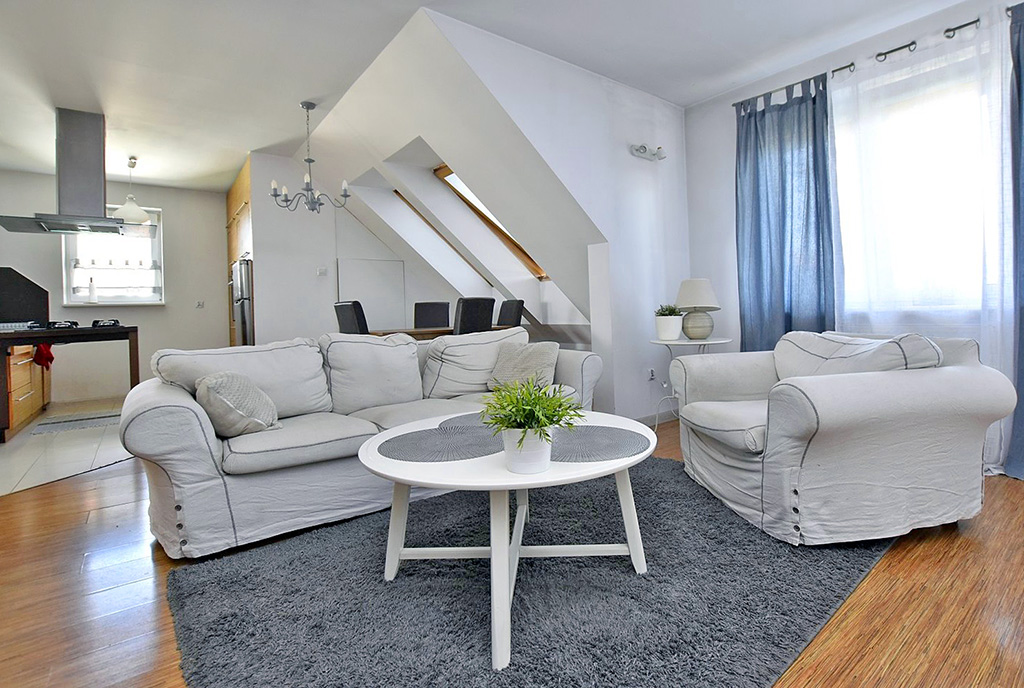 kameralny salon w ekskluzywnym apartamencie do wynajęcia Inowrocław