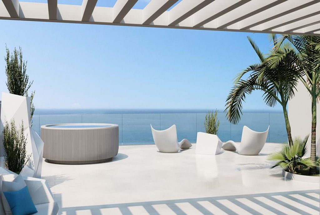 słoneczny taras z widokiem przy luksusowym apartamencie na sprzedaż Hiszpania (Fuengirola)