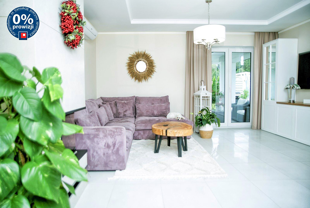 widok na pokój dzienny w luksusowej willi na sprzedaż Gdynia (okolice)