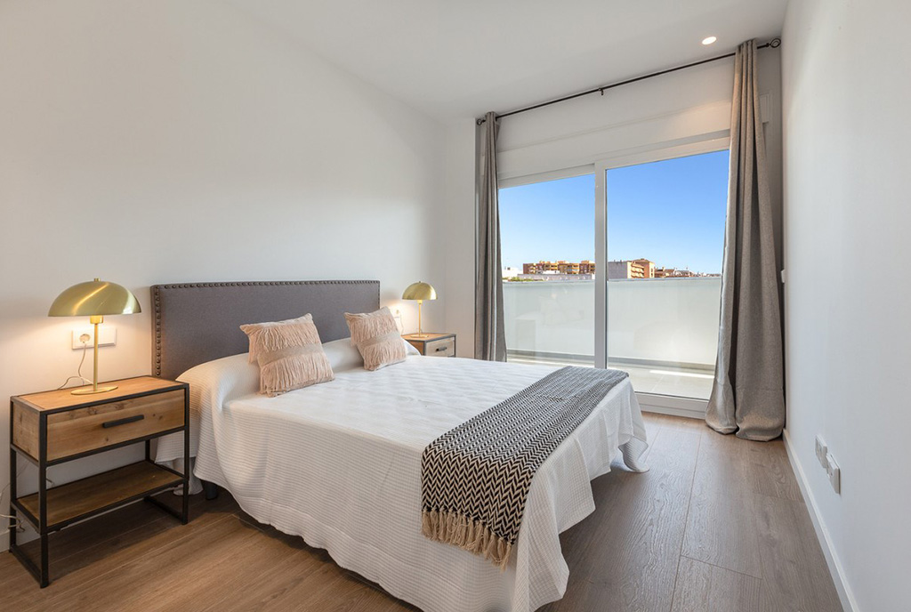 elegancka sypialnia w luksusowym apartamencie do sprzedazy Hiszpania (Estepona)