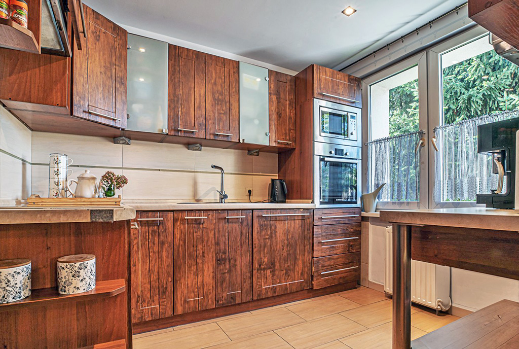 zabudowana kuchnia w luksusowym apartamencie na wynajem Bolesławiec (okolice)