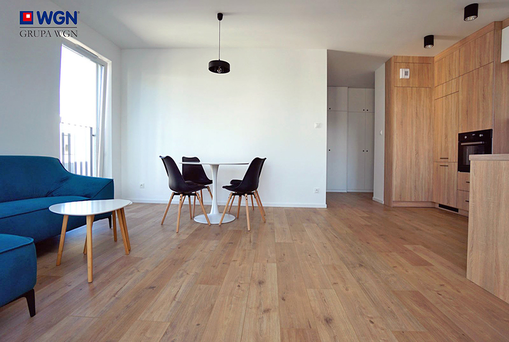 jedno z komfortowych pomieszczeń w luksusowym apartamencie na wynajem Konin