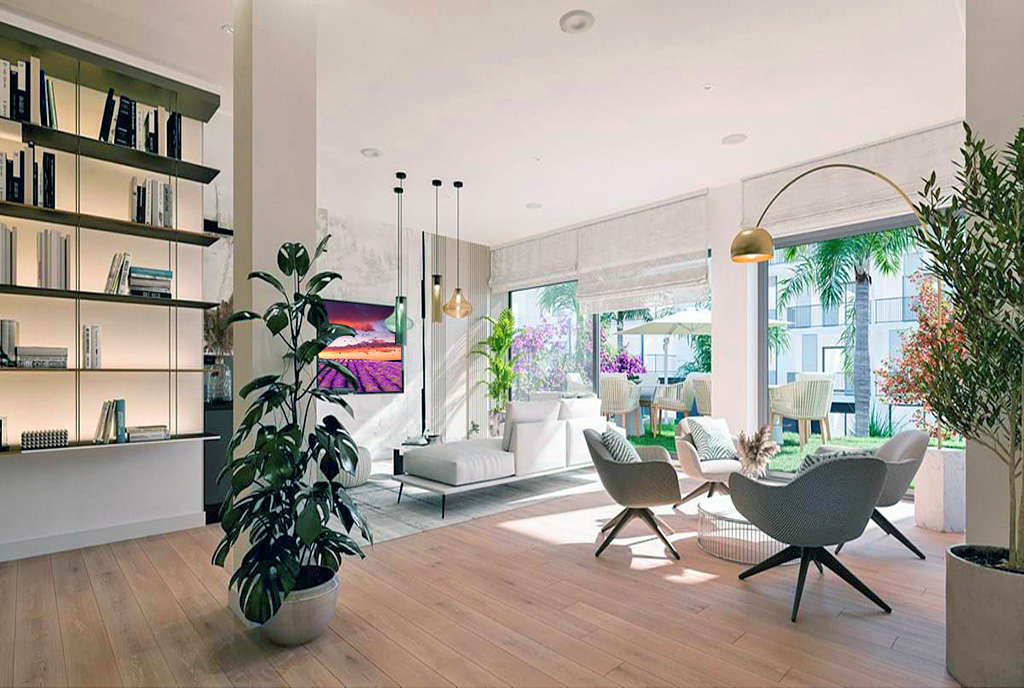 wnętrze pełne kwiatów w ekskluzywnym apartamencie do sprzedaży Hiszpania (Estepona)