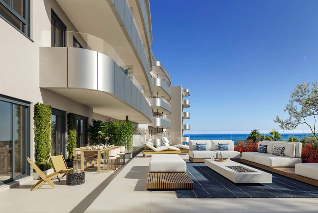 widok na taras przy ekskluzywnym apartamencie do sprzedaży Hiszpania (Torremolinos)