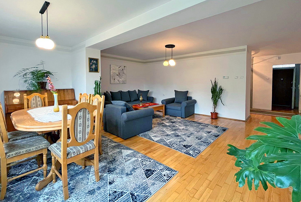 przestronny pokój gościnny w ekskluzywnej willi do wynajęcia Szczecin