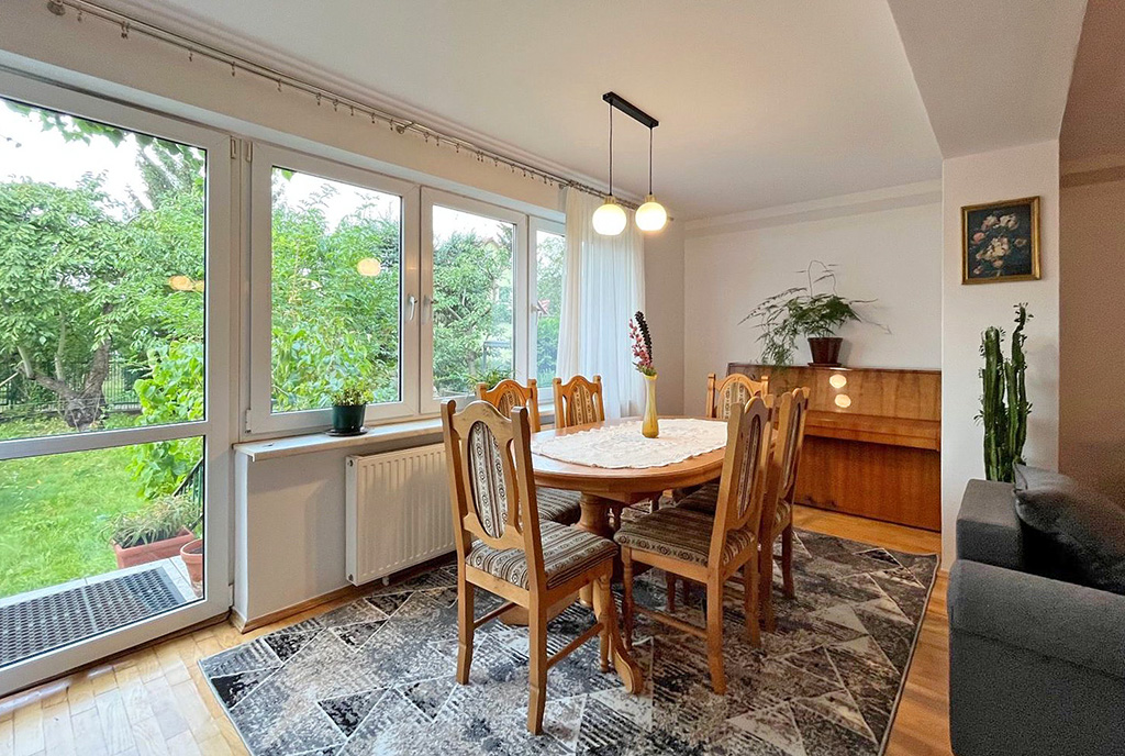 jeden z komfortowych pokoi w luksusowej willi do wynajmu Szczecin