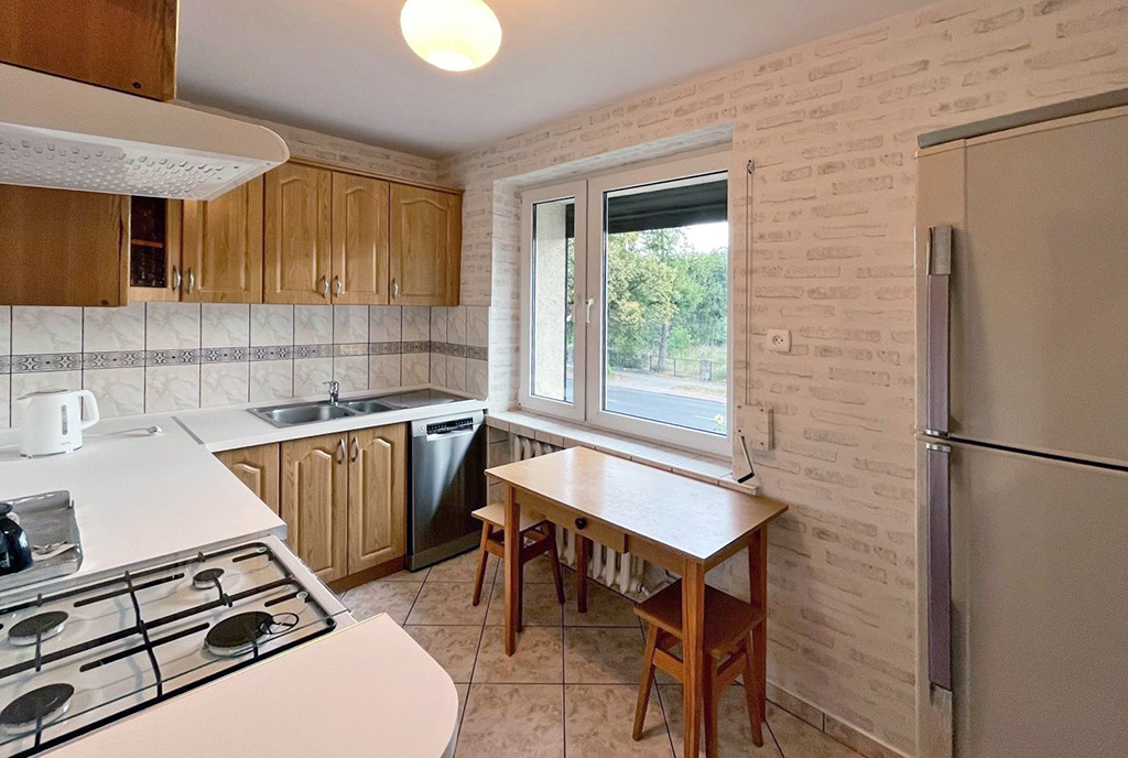 kompaktowa kuchnia w ekskluzywnej willi na wynajem Szczecin