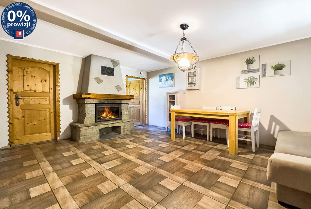 elegancki kominek w salonie ekskluzywnej willi na sprzedaż Bielsko-Biała (okolice)