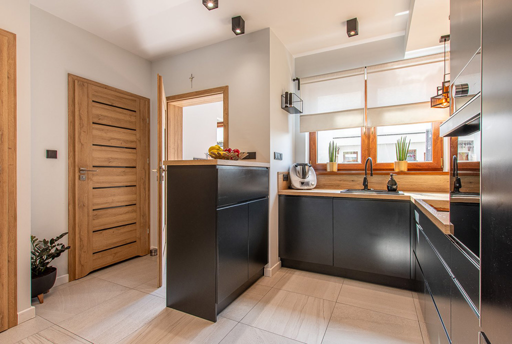 zabudowana kuchnia w ekskluzywnej willi na sprzedaż Poznań (okolice)