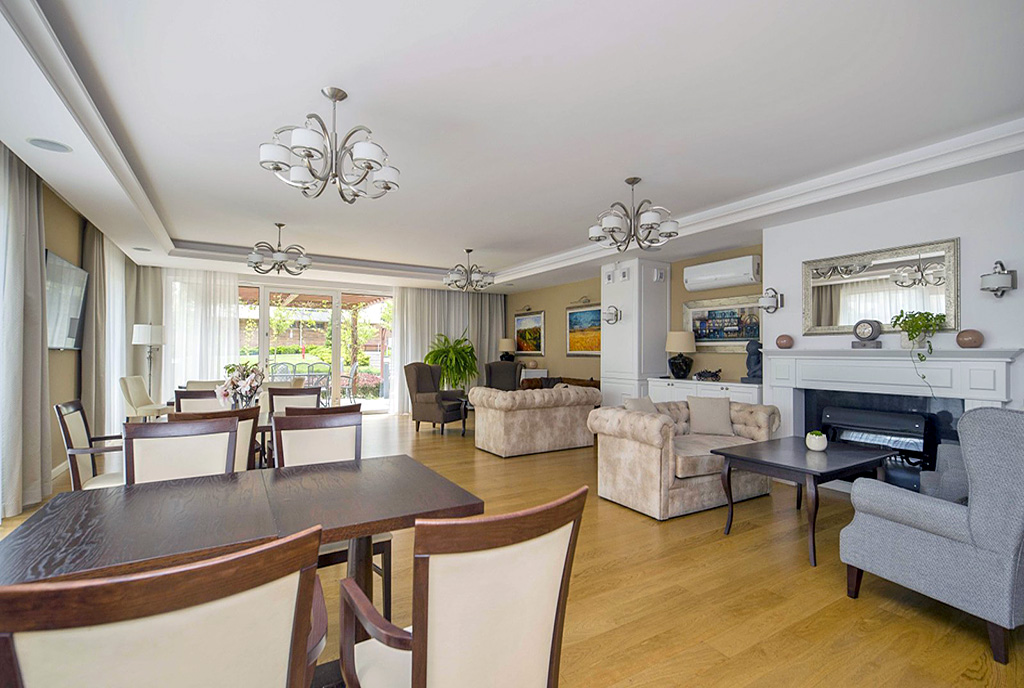 przestronne wnętrze ekskluzywnego apartamentu na wynajem Katowice