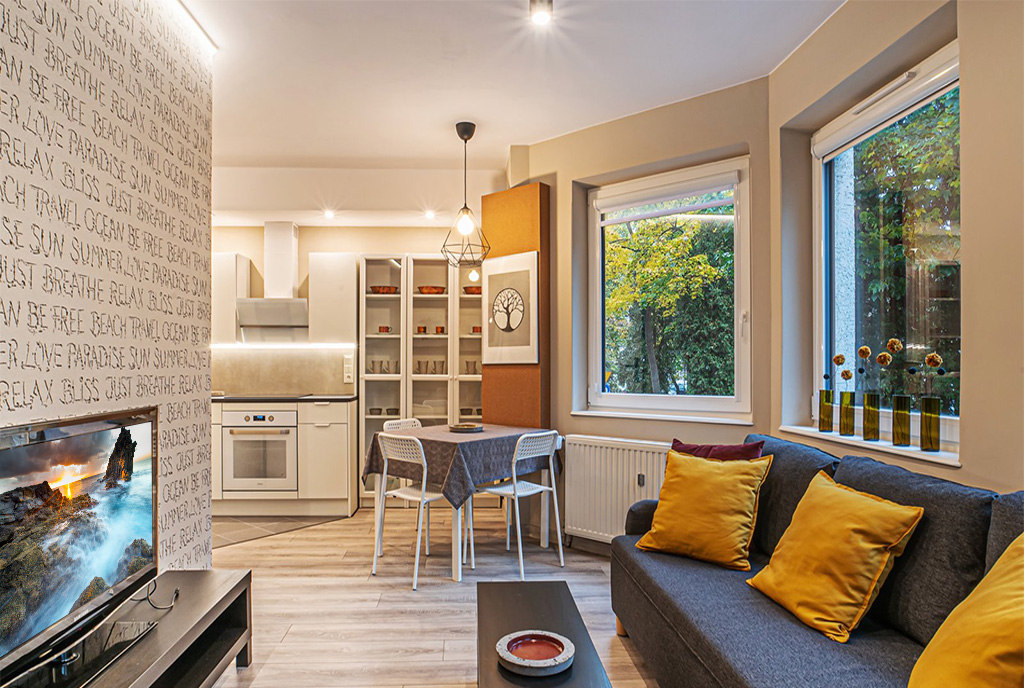 wytworny salon w ekskluzywnym apartamencie do wynajęcia Bolesławiec