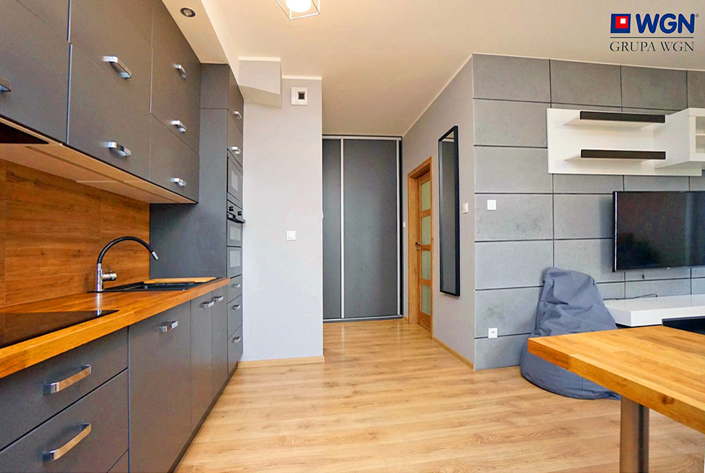 rzut na jeden z komfortowych pomieszczeń w ekskluzywnym apartamencie do wynajęcia Konin