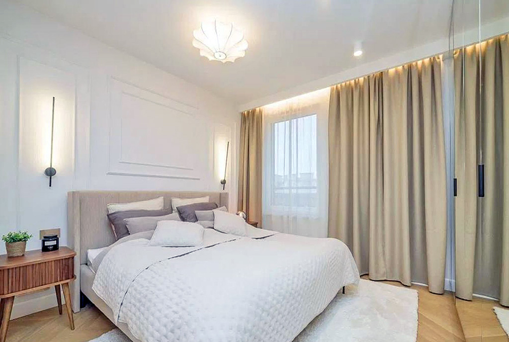 elegancka sypialnia w luksusowym apartamencie na wynajem Warszawa