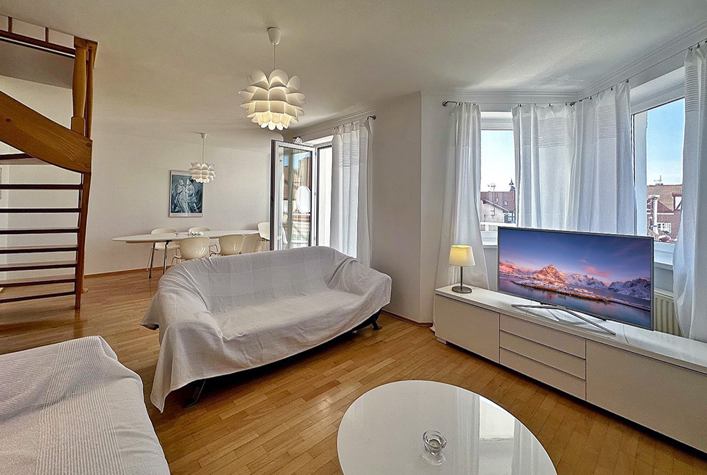 gustownie zaaranżowane wnętrze ekskluzywnego apartamentu do wynajęcia nad morzem