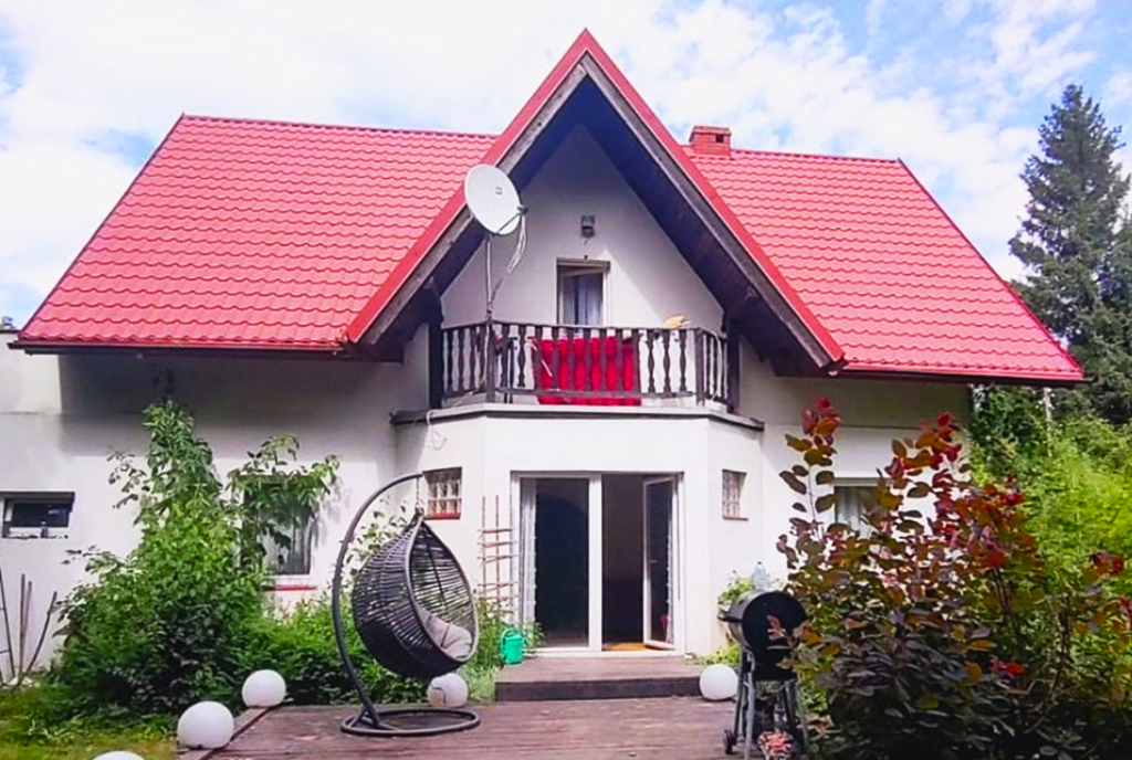 widok od strony tarasu na ekskluzywną willą do sprzedaży Wałbrzych (okolice)