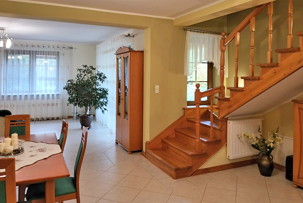 kameralne pomieszczenie w luksusowej willi na sprzedaż Warszawa (okolice)