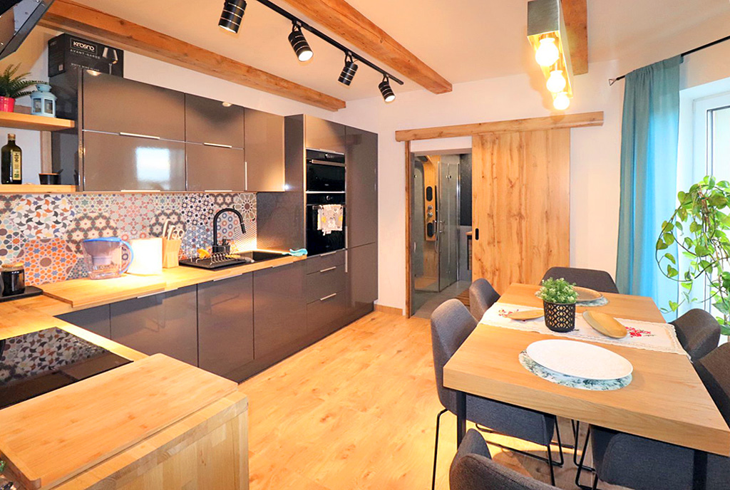 nowoczesna kuchnia w luksusowej willi na sprzedaż Bielsko-Biała (okolice)