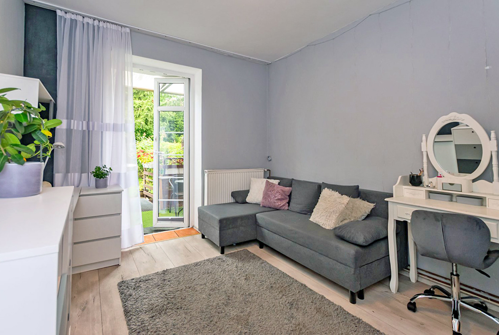fragment salonu w ekskluzywnym apartamencie na sprzedaż Elbląg