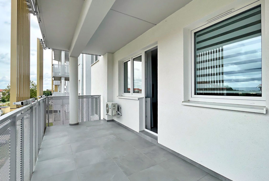 słoneczny balkon przy ekskluzywnym apartamencie na sprzedaż Gorzów Wielkopolski