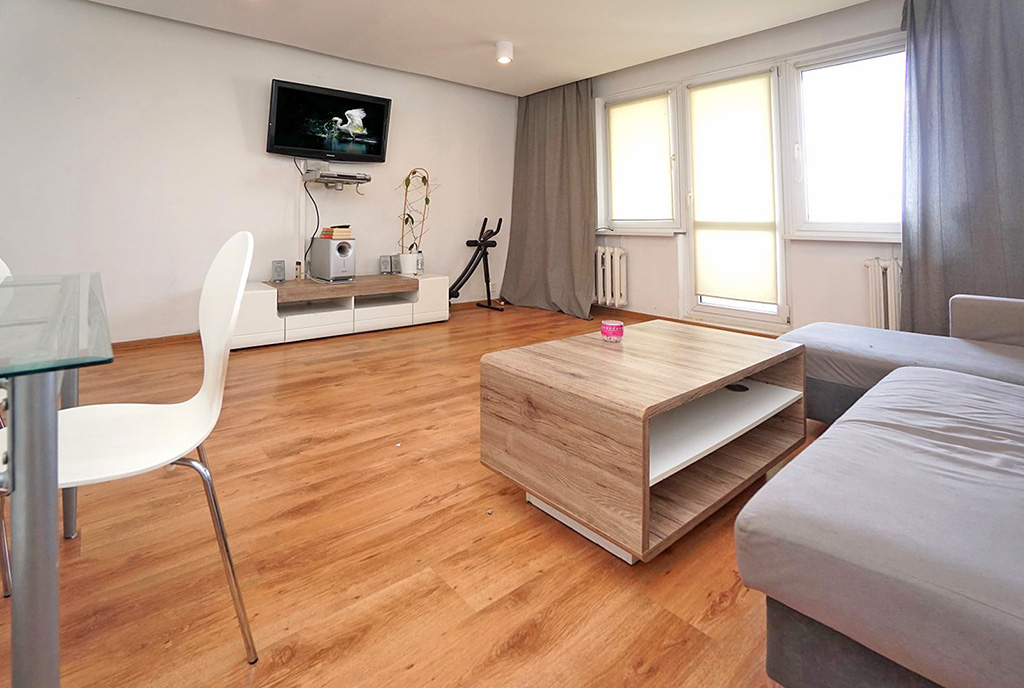 widok na salon w ekskluzywnym apartamencie do sprzedaży Piotrków Trybunalski