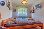nowoczesna sypialnia w ekskluzywnym apartamencie na sprzedaż Wrocław (okolice)