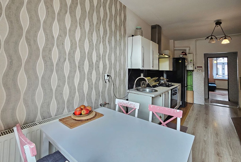 elegancka jadalnia w luksusowym apartamencie na sprzedaż Zielona Góra (okolice)