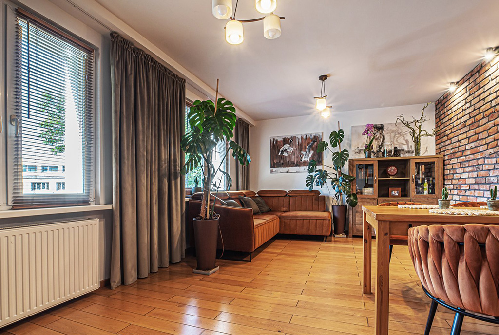 kameralny salon w ekskluzywnym apartamencie do wynajęcia Bolesławiec (okolice)