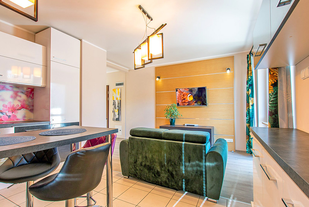 nowoczesny salon w ekskluzywnym apartamencie do wynajęcia Poznań