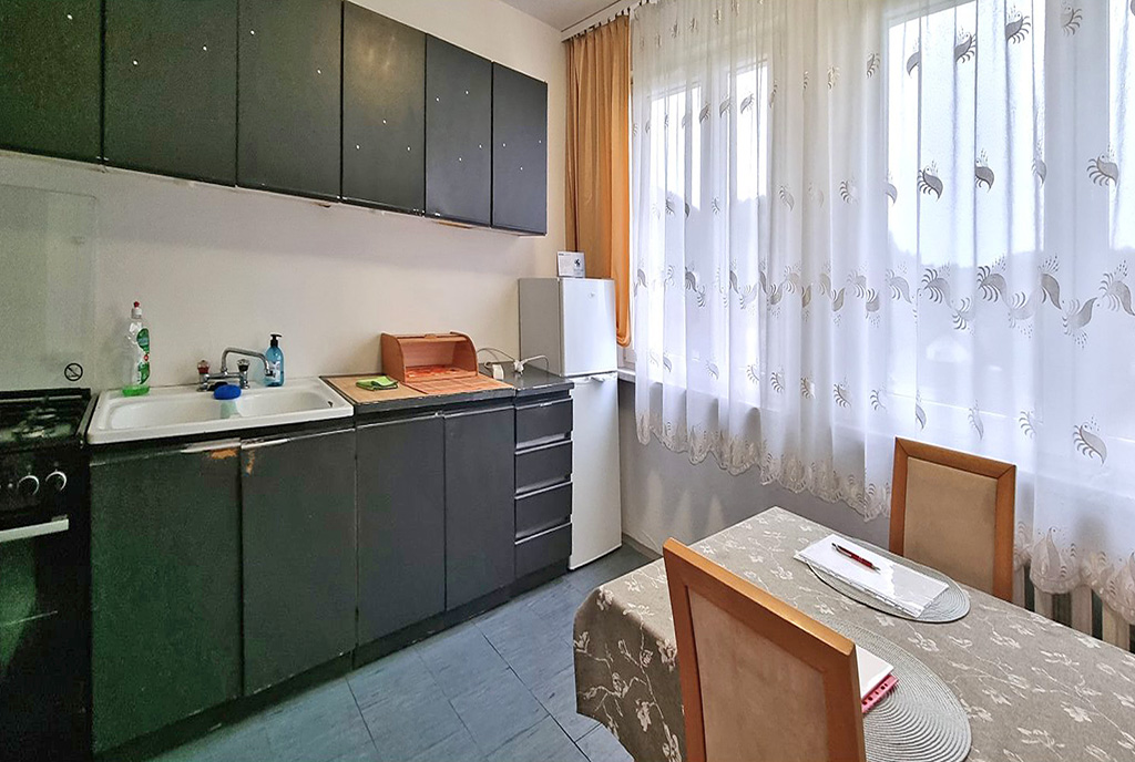 zbudowana kuchnia w luksusowym apartamencie do wynajmu Ustroń