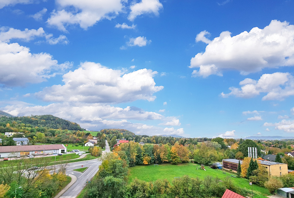 widok z okna ekskluzywnego apartamentu na wnyajem Ustroń