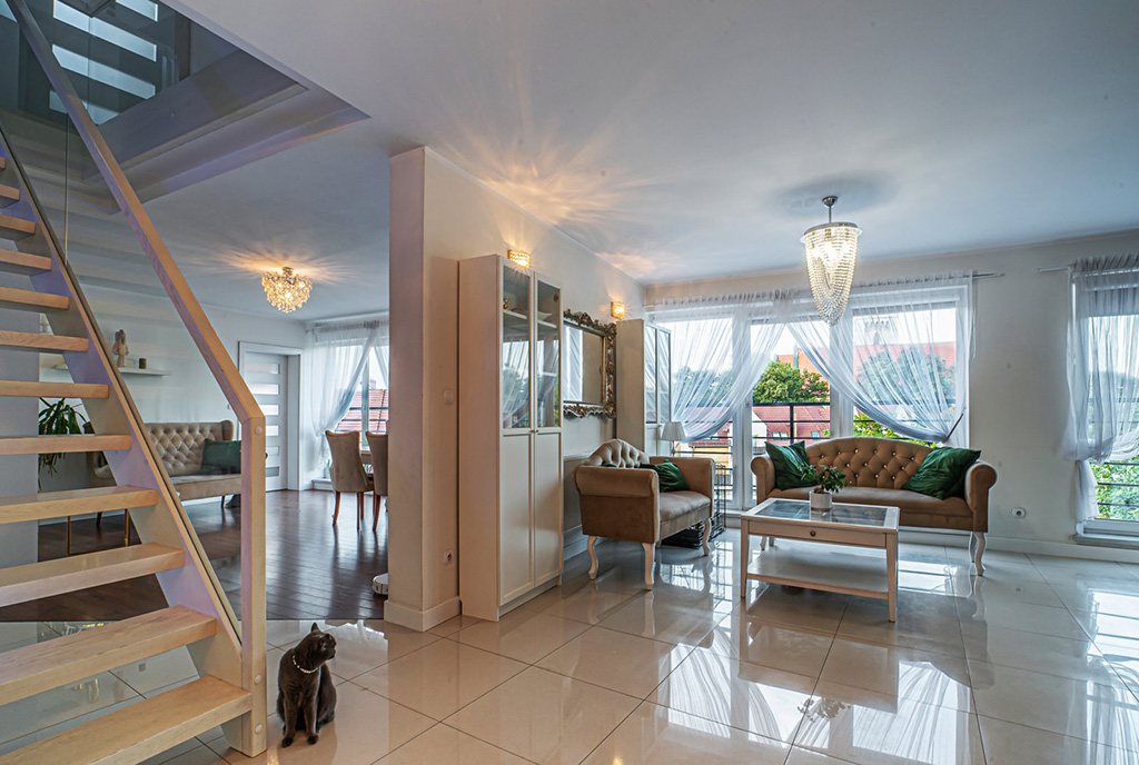 przestronne wnętrz luksusowego apartamentu na sprzedaż Bolesławiec