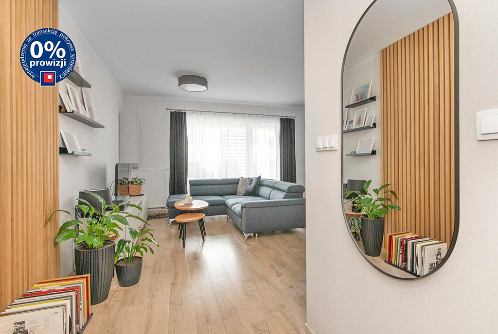 przestronny hol w ekskluzywnym apartamencie na sprzedaż Gdynia (okolice)