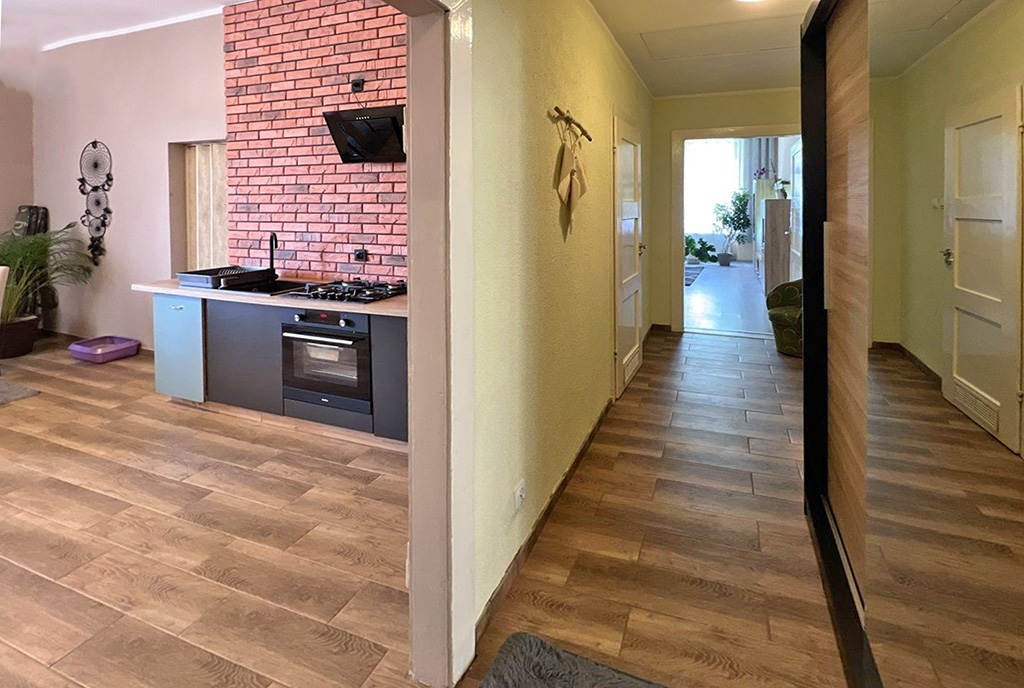 funkcjonalny hol w luksusowym apartamencie do sprzedaży Wałbrzych