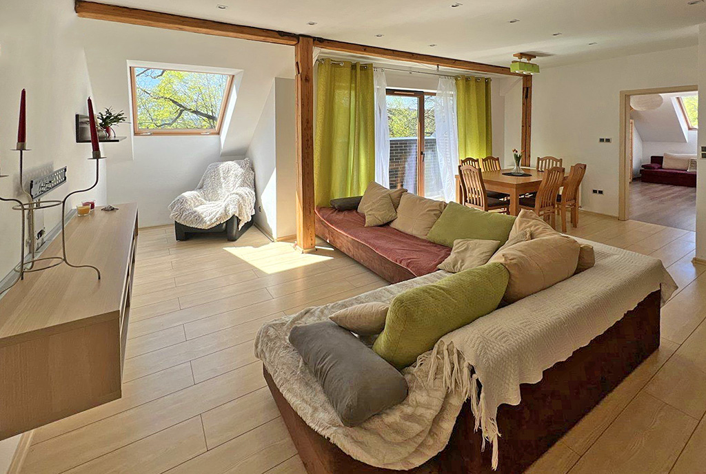 inne ujęcie wytwornego wnętrza ekskluzywnego apartamentu na sprzedaż Wałbrzych (okolice)