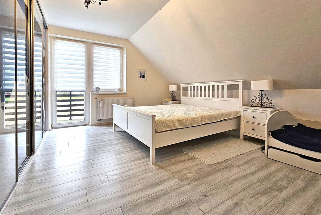 zaciszna sypialnia w ekskluzywnej willi na sprzedaż Bielsko-Biała (okolice)