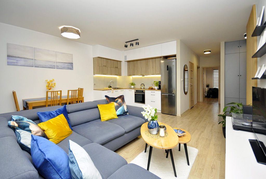 imponujący salon w ekskluzywnym apartamencie do sprzedaży Gdynia (okolice)