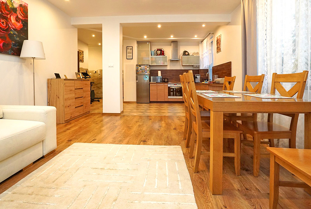 przestronne wnętrze ekskluzywnego apartamentu do sprzedaży Piotrków Trybunalski