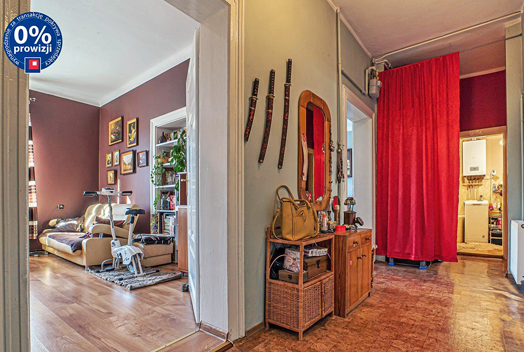 fragment holu w luksusowym apartamencie na sprzedaż Bolesławiec