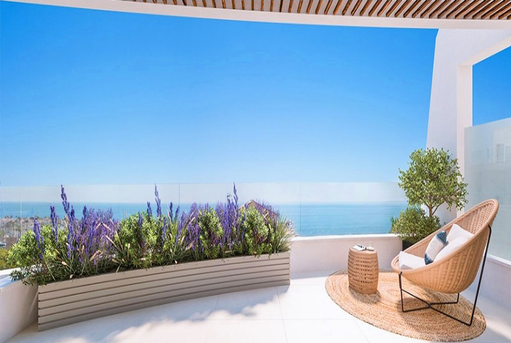 słoneczny taras przy ekskluzywnym apartamencie do sprzedaży Hiszpania (Benalmadena)