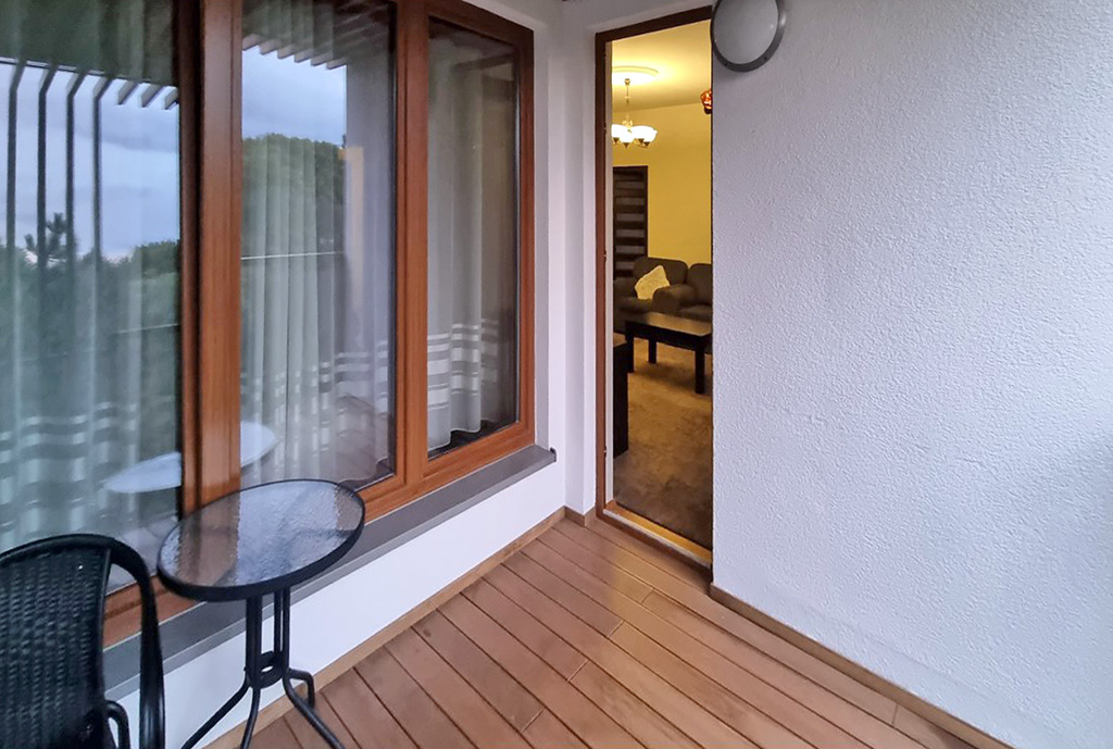 widokowy balkon przy ekskluzywnym apartamencie na sprzedaż Kołobrzeg